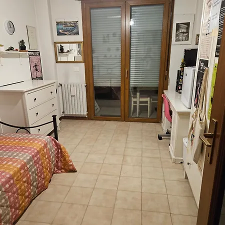 בית אירוח Stanza In Privato Zona San Vitale